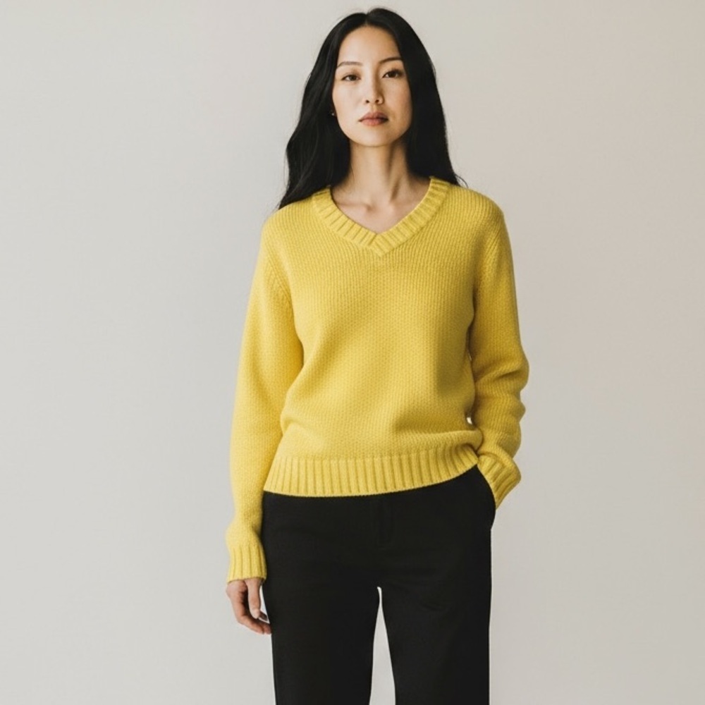 Vintage Field Gear Cotton Blend Women’s Yellow V-Neck Sweater